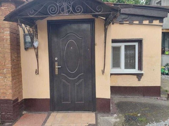 Продається частина будинку на дві кімнати в районі Конкорду Полтава