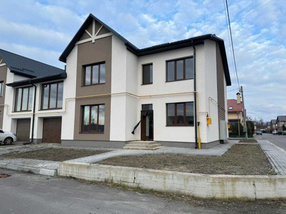 Продам готовий 4 кімнатний котедж біля Автовокзалу ! Рівне