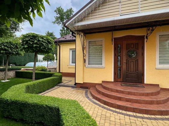 Будинок з ремонтом,меблями і басейном в Ірпені. Ірпінь