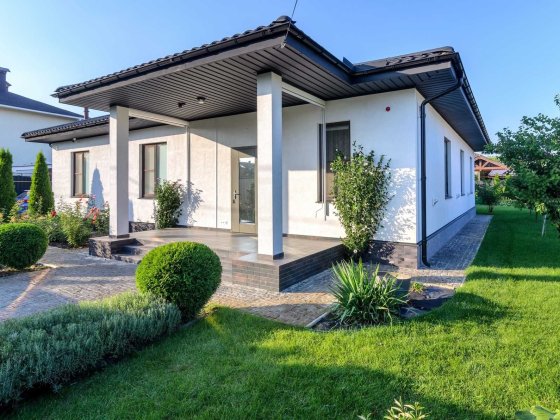 Сучасний будинок в закритому котеджному містечку Суми