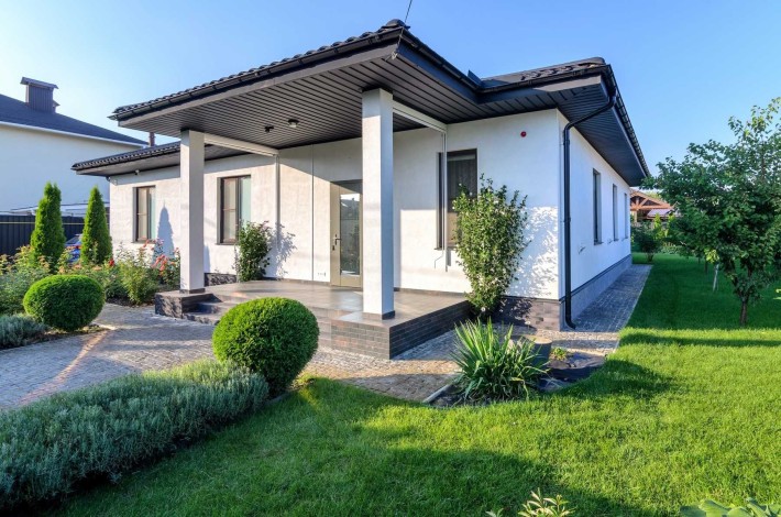 Сучасний будинок в закритому котеджному містечку - фото 1