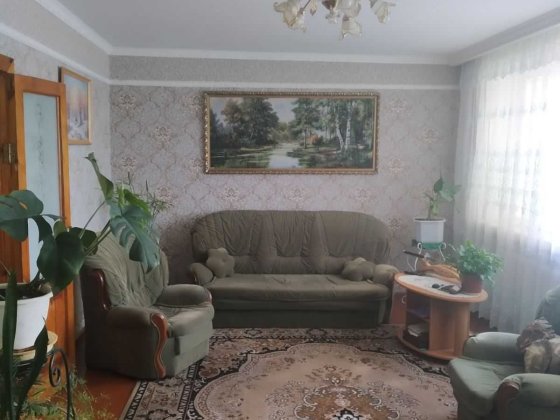 Поділ, добротний двоповерховий цегляний будинок з гарним видом. Полтава