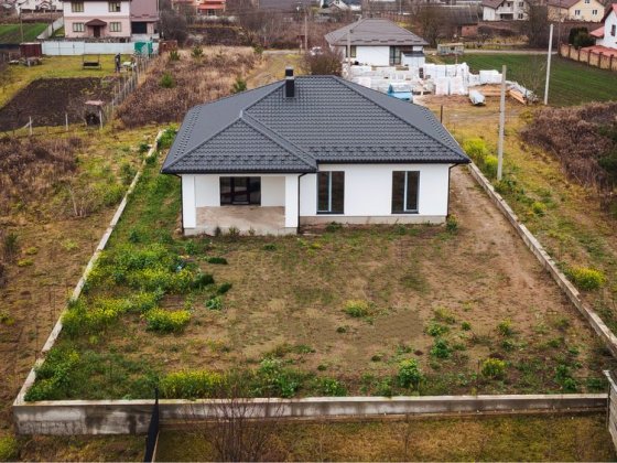 Якісний будинок біля Рівного, 1 км від міста ( Городище) Рівне