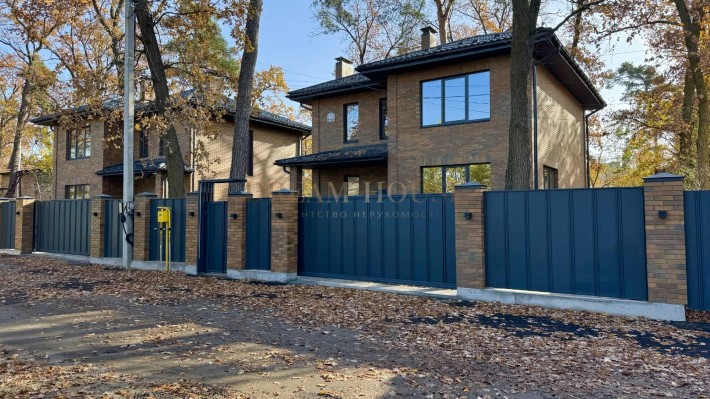 Капітальний будинок біля парку Дубки. Газове опалення - фото 1