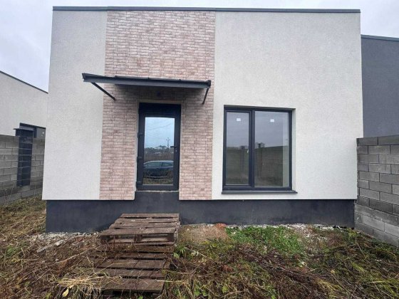 Продаж котеджу в районі Райського саду Рівне