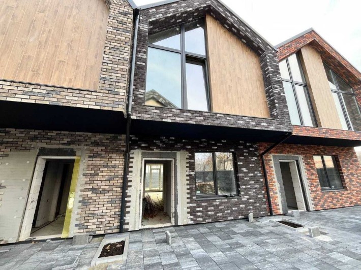 Дуплекс ірпінь в центальні частині, поруч магазини школи садочки парки - фото 1