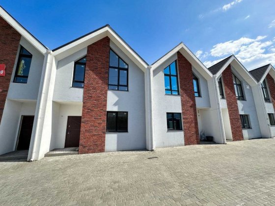 Готовий таунхаус з газовим опаленням, міські комунікації Ірпінь