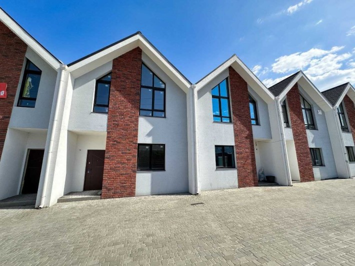 Готовий таунхаус з газовим опаленням, міські комунікації - фото 1