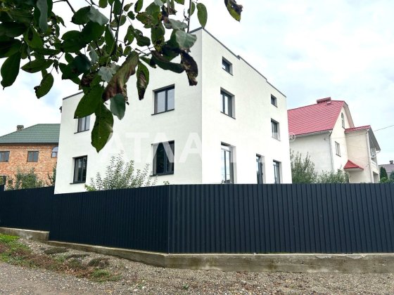 Будинок, 7 соток на Роші Черновцы