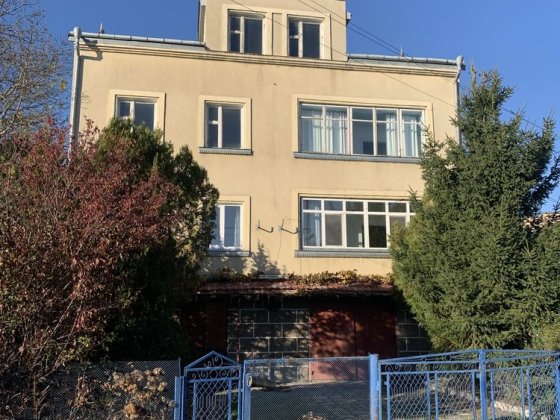 Адекватний будинок на Роші Черновцы