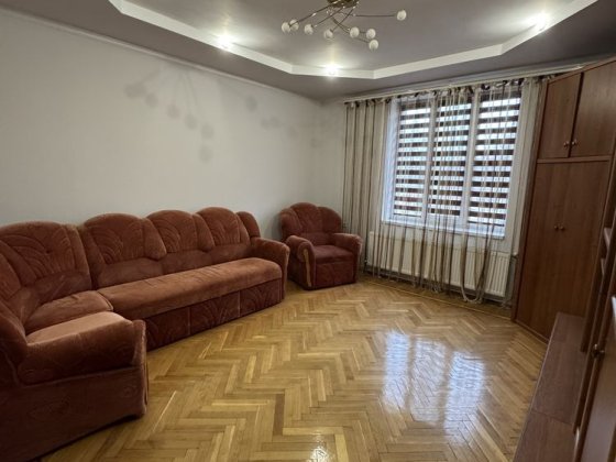 Продається 1/2 будинку Чернівці