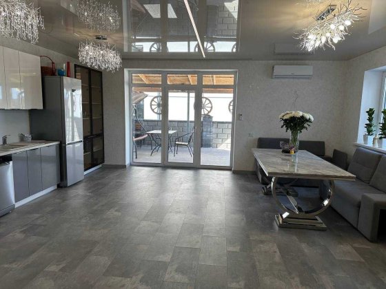 Продам котедж з ремонтом! Ровно