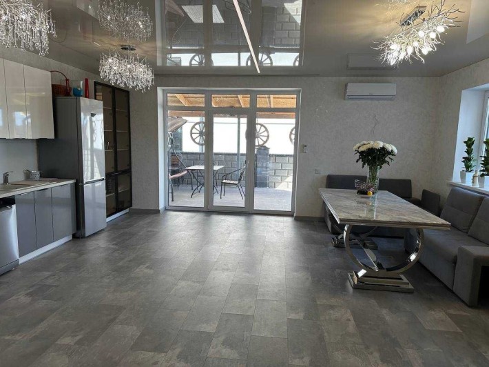 Продам котедж з ремонтом! - фото 1