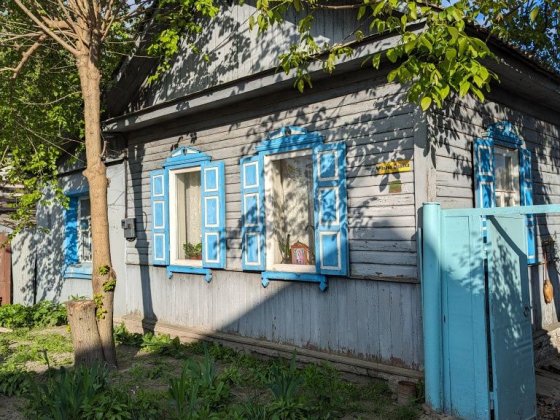 Будинок з центральними комунікаціями,  вул. Франка Чернігів