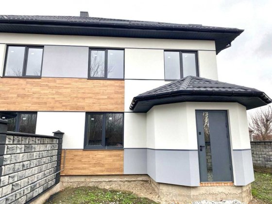 Готовий котедж в районі озера Басів Кут єОселя Ровно