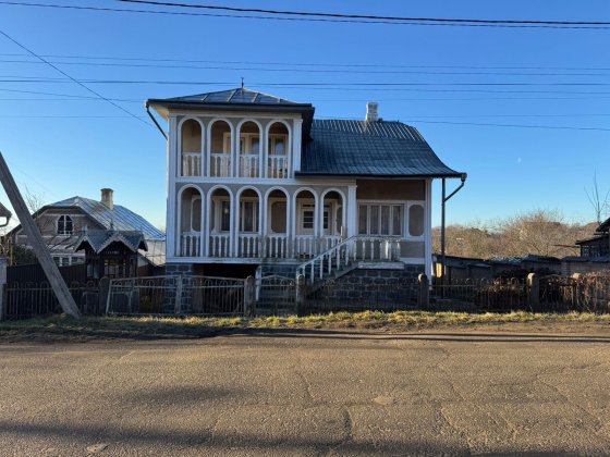 Приватний будинок! Чернівці рошя! Горіхівська центральна! Чернівці