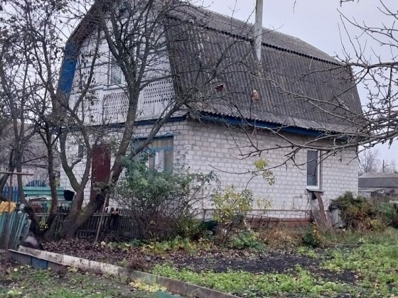 Дім, Певци ( кінцева аатобусів  30 и 25а), землі 7.2 сотки! Чернигов