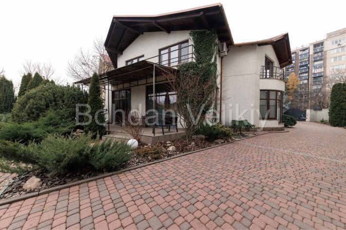 Продаж 2х Будинків на 8сотках/Ужгород/250м2/130м2 - фото 1