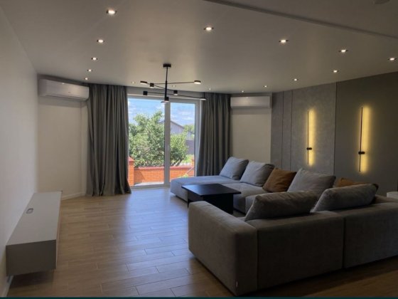 Сучасний будинок р-н Пожежної академії Черкаси