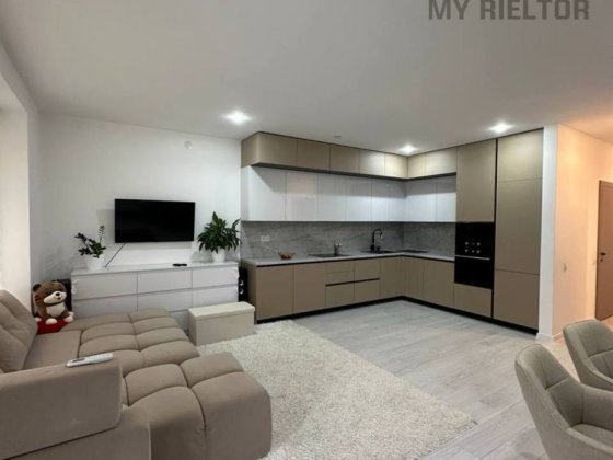 Продає таунхауса по суперціні в Садовому Ужгород