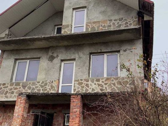 Продається будинок по вулиці Гайовій Черновцы