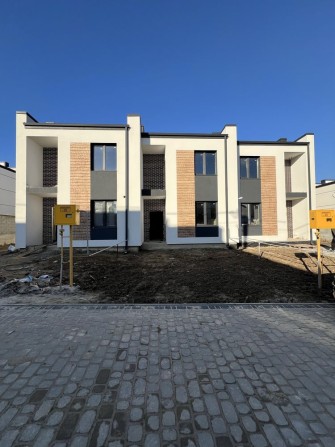 Продаж котеджа з газом та підключеними міськими комунікаціями - фото 1