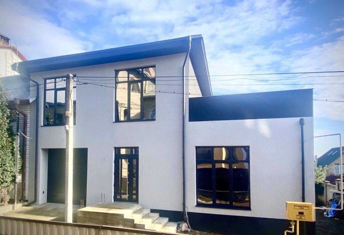 Продається новий будинок у районі Роша, біля 10-ї школи - фото 1