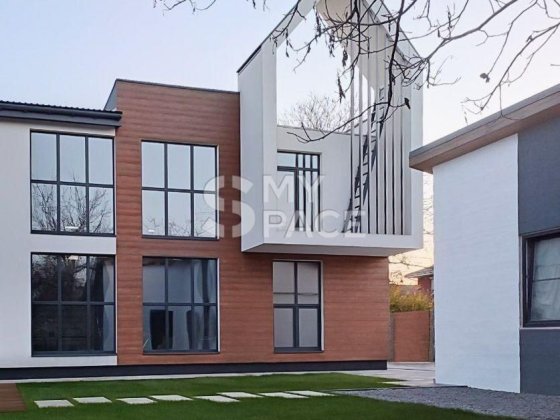 280 м2 вул.64-та Садова Осокорки Славутич Лівий берег Київ