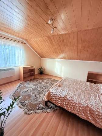 Будинок поряд з лісом - фото 1