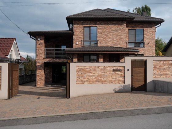 Продаж ексклюзивного будинку в елітному районі міста! Рівне