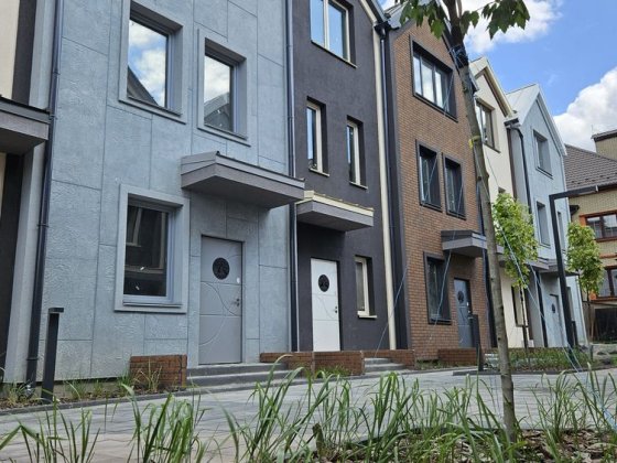 3 поверховий таунхаус у Києві 96м2. Є розтермінування Київ