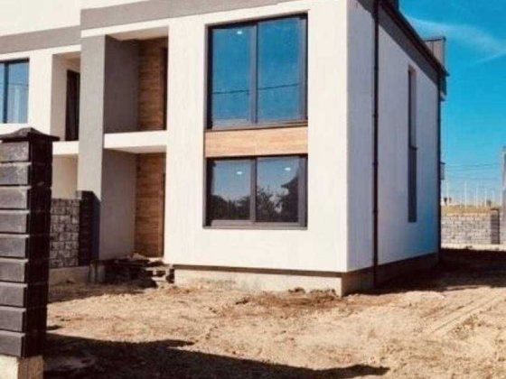 Котедж з максимальною комплектацією в районі Авто ринку Ровно