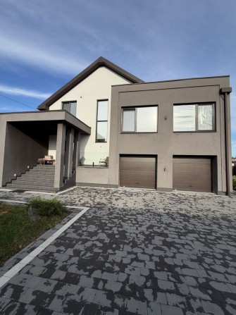 Сучасний будинок в 5 хв від міста - фото 1