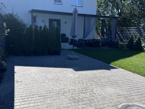 Продаж танхауса біля метро Лівобережна, русанів. сади  ( є генератор) Київ