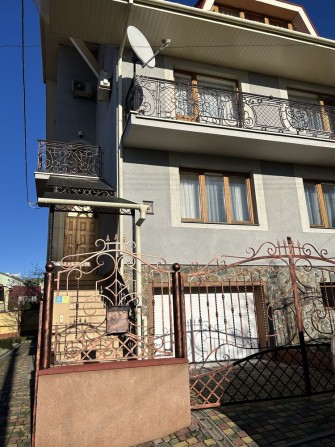 Продам будинок в центрі міста - фото 1