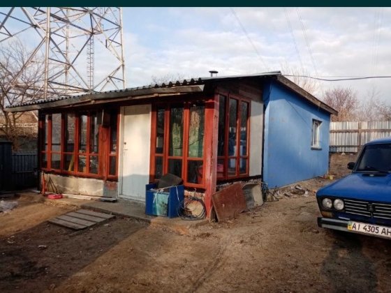 Продам два дачні будинки на одній ділянці. м. Київ, район метро Видуби Київ