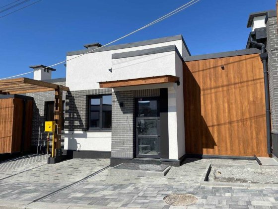 Кутовий одноповерховий котедж у котеджному містечку «Друзі» Рівне