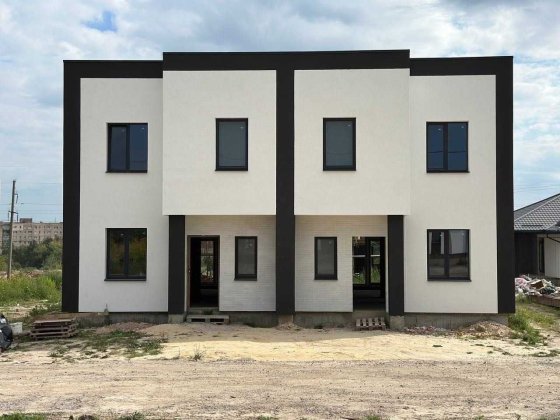 Продам готовий котедж з супер плануванням на Масиві Макарова Ровно