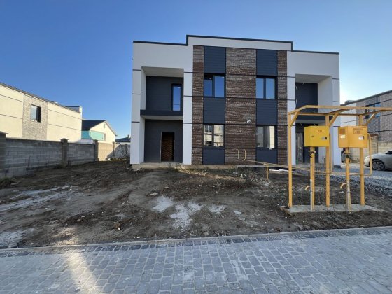 Продаж останнього котеджу з газом та міськими мережами ,розтермінуваня Рівне