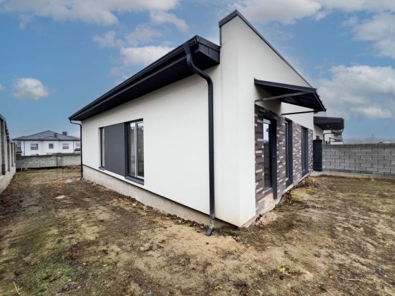 Продам котедж 100м2, р-н Райський сад. Ровно