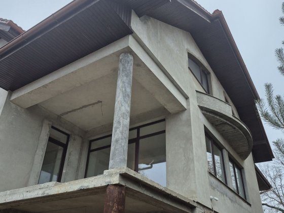 Продаж добротного будинку поруч центр міста. Ужгород