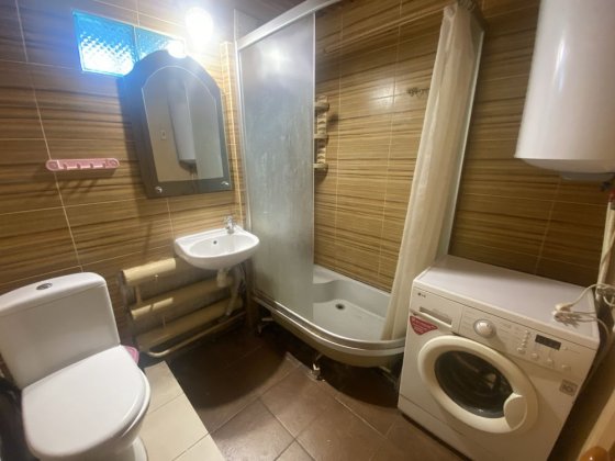 Продаж окремого будинку по вул.Саєнко , всі комунікаціі. Житомир