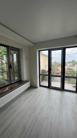 Будинок з ремонтом 4 спальні  цегла АГВ ділянка 5.5с - фото 1