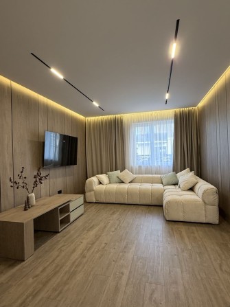 Продаж неймовірного котеджу із двориком - фото 1