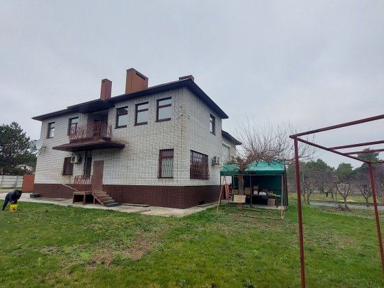 Продам дом в Обуховке, 404 м.кв. за 160000$ Днепр