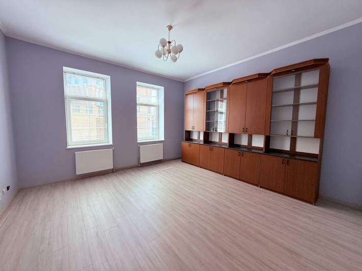 Продаж будинку в центрі. Ідеально під клініку! - фото 1