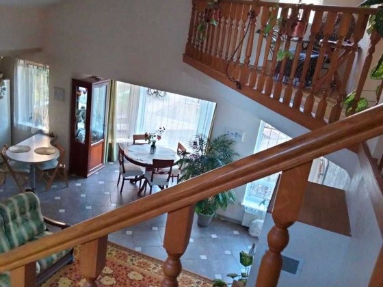 Метро Нивки 5 хв. пішки. Будинок 2 поверхи 120 кв. м., ділянка 7 соток Київ