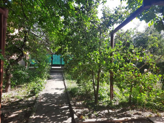 Продаж частини будинку з окремим двором,землею та зручностями. Вінниця