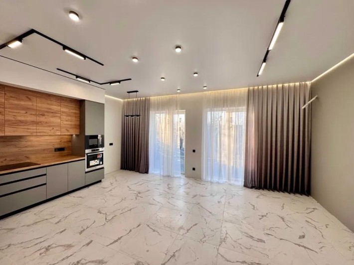 Продаж будинок таунхаус в закритому містечку набережна озеро - фото 1