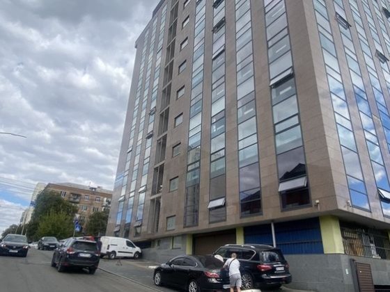 Будинок з ділянкою 8 соток, пр-кт Лобановського 54, без комісії Киев